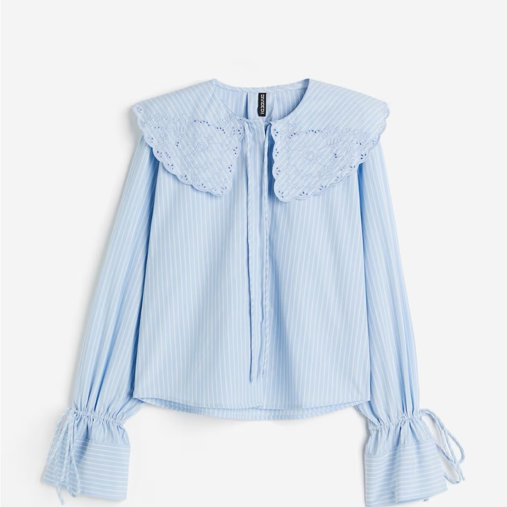 Poplin blouse with eyelet embroidered
